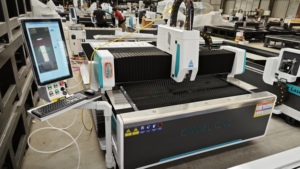 Machine de <span class=keywords><strong>découpe</strong></span> <span class=keywords><strong>laser</strong></span> CNC à fibre fabriquée <span class=keywords><strong>en</strong></span> Chine 6000*2000mm pour la <span class=keywords><strong>découpe</strong></span> de métaux <span class=keywords><strong>en</strong></span> acier - Product Image 3