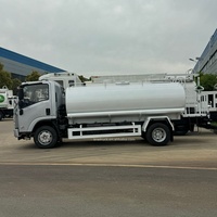 Camion-citerne à eau potable ISUZUu 5000L, réservoir en acier inoxydable de qualité alimentaire pour l'eau potable