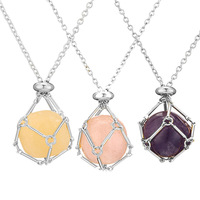 Collier en pierre naturelle avec cage pour femme, pendentif en pierre précieuse brute, bijoux en cristal de guérison enroulés de fil, vente en gros