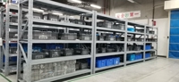 Étagères d'entrepôt en acier laminé à froid durables, directement de l'usine, de taille moyenne, avec niveaux réglables et personnalisables pour les entrepôts