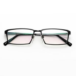 Lunettes en titane pur pour hommes, fabriquées en Chine (usine de Shenzhen), personnalisables avec logo, OEM/ODM, montures de lunettes de vue. - Product Image 3