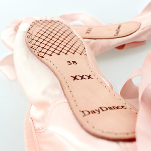 Scarpe da ballo da donna all'ingrosso: Scarpette da <span class=keywords><strong>punta</strong></span> con cinturini, suola morbida, per esibizioni e pratica, con suola in pelle - CN - Product Image 4
