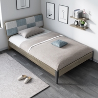 Lit simple élégant et minimaliste avec design géométrique et sommier à lattes renforcé pour hôtels haut de gamme et appartements studio