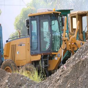 Motoniveladora Usada con Tracción en las Ruedas GR135, Bomba Hidráulica y Transmisión - Product Image 2