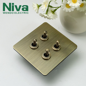 Niva 3-gang Bronze ánh sáng thông minh chuyển đổi retro phong cách <span class=keywords><strong>push</strong></span> <span class=keywords><strong>button</strong></span> tường Ổ cắm điện Kim Loại Nhà Ổ Cắm Anh tiêu chuẩn cho khách sạn - Product Image 2