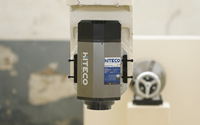Fresadora CNC Vertical de 5 Ejes Rongchi de Alta Resistencia para Moldes de Componentes Automotrices con ATC de 40 Herramientas, 8000 kg, Precisión de 0.005 mm, CE