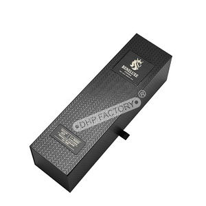 Boîtes d'emballage de luxe personnalisé marque logo feuille d'or en relief noir Tequila Whisky Vadka vin <span class=keywords><strong>alcool</strong></span> liqueur - Product Image 2
