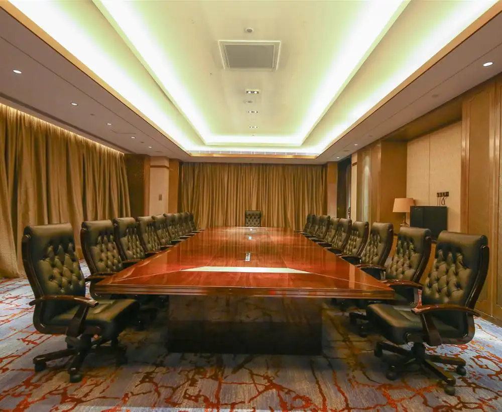 Mesa de reuniones de MDF para 30 personas, mesa de lujo personalizada con enchufe
