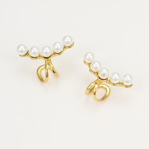 ต่างหูแบบหนีบสไตล์มินิมอลฝรั่งเศสย้อนยุค ประดับมุก ทำจากสแตนเลส สำหรับผู้หญิงที่ไม่มีรูหู ดีไซน์เรียบง่ายและสง่างาม - Product Image 6