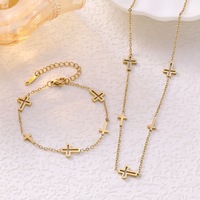 Ensemble de bijoux imperméable à l'eau, trèfle à quatre feuilles délicat, acier inoxydable 316L, plaqué or 18 carats, collier minimaliste, boucles d'oreilles, bague, cadeau pour femmes