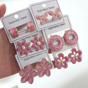 Pendientes <span class=keywords><strong>de</strong></span> Aro Redondos <span class=keywords><strong>de</strong></span> Acero Inoxidable <span class=keywords><strong>con</strong></span> Baño <span class=keywords><strong>de</strong></span> Oro, Diseño <span class=keywords><strong>de</strong></span> Flor y Mariposa, <span class=keywords><strong>con</strong></span> Esmalte <span class=keywords><strong>de</strong></span> Mármol Rosa, Joyería Diaria - Product Image 1