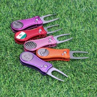 2026 Meilleures ventes : Réparateur de divots de golf écologique, portable, en acier inoxydable, avec lame à déclenchement magnétique puissant et balle amovible