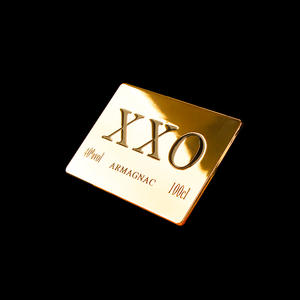 Adesivo per la stampa di etichette metalliche in metallo stampato in alluminio goffrato in oro personalizzato - Product Image 5