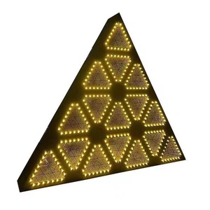 Lotus <span class=keywords><strong>16x30W</strong></span> Tam Giác <span class=keywords><strong>LED</strong></span> Retro Ánh Sáng Di Chuyển Ma Trận Màu Vàng Phát Ra Nhôm Đèn Cơ Thể Cho DJ Sân Khấu Sự Kiện Công Viên Chủ Đề Khách Sạn - Product Image 1