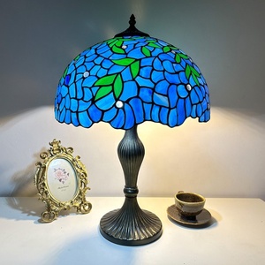 Lámpara de Mesa LED Flexible LongHuiJing de 16 Pulgadas con Pantalla de Vidrio Tintado Azul Púrpura Wisteria, E26, Estilo Rústico Retro - Product Image 6