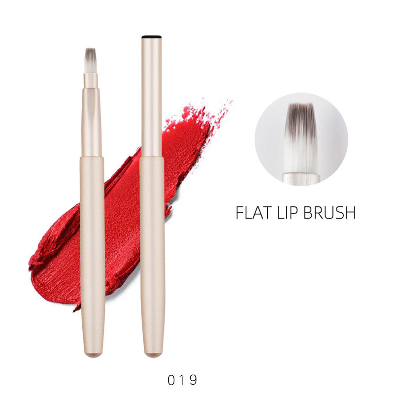 #19 flat lip brush