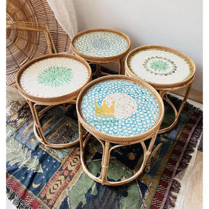 Mesa auxiliar de ratán natural hecha a mano por proveedor vietnamita, mesas de centro redondas de diseño moderno con patrón de nácar. - Product Image 4