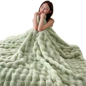 Edredón de cordero de poliéster de invierno grueso extra grande 200*230cm manta cálida de piel cómoda edredón extra grande - Product Image 5