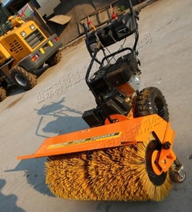 Machine à neige multifonctionnelle de 6,5 chevaux, de type brosse, utilisée pour dégager la neige des routes et des terrains scolaires - Product Image 4