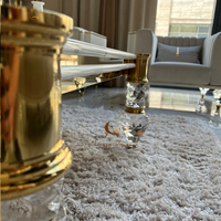 Table basse de luxe avec plateau en marbre, pieds en métal doré et cristaux, table de salon moderne pour hôtel, villa, salon