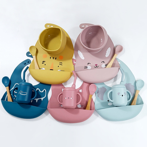 Vajilla Infantil al por Mayor, Libre de BPA, Tazón de Silicona para Alimentos, Set de Alimentación con Babero de Animales y Vasos con Cuchara de Madera y Silicona - Product Image 1