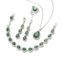 Ensemble de bijoux élégant pour femme en laiton avec collier, boucles d'oreilles, bague et bracelet en zircon cubique goutte d'eau pour mariée