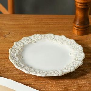 Plato de Cerámica con Borde de Pétalos de Rosa, Elegante Plato para Postre y Cena, para el Hogar o la Mesa del Restaurante - Product Image 5