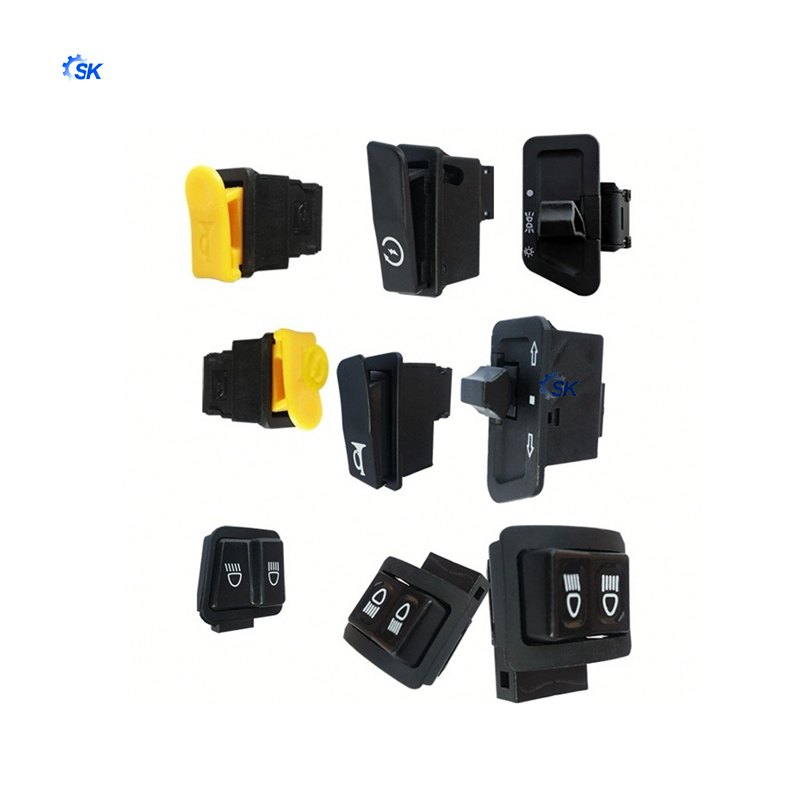 Пять переключателей электрического мотоцикла: диммер, фара, кнопка электрического стартера и пять переключателей.