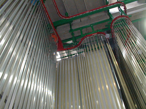 เครื่องพ่นสีโปรไฟล์อลูมิเนียมแนวตั้งพร้อมรายงานการทดสอบรับประกัน1ปี - Product Image 4