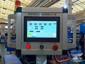 Byfocnc Automatische Hoek Ijzeren Flens Vier-Pistool Lasmachine - Product Image 6