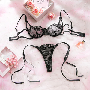Completo Intimo Sexy con Reggiseno in Pizzo <span class=keywords><strong>Nero</strong></span> con Ferretto, Push-Up Anti-Cedimento, Dettaglio Fiocco sui Fianchi e Dettaglio <span class=keywords><strong>a</strong></span> Farfalla - Product Image 6