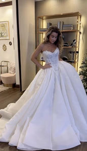 Ruolai HL589 Abito da Sposa in Raso Stile Principessa con Applicazioni in Pizzo, Scollatura a Cuore e Vita Basca - Product Image 4