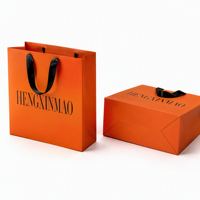 Sacs en papier personnalisés de luxe pour cadeaux, emballages de sacs en papier en gros avec votre propre logo pour les vêtements, les petites entreprises