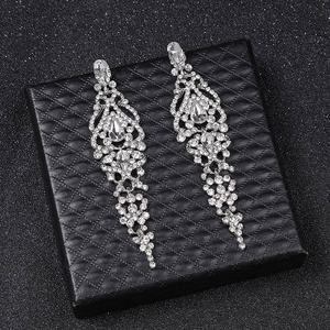 Pendientes Geométricos de Aleación de Cobre Chapados en Oro de Alta Gama, Modernos para Año Nuevo, con Cristales, Accesorios de Aniversario, Gran Venta - Product Image 4