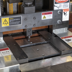 Đa trục lỗ tròn và lỗ hình chữ nhật đồng nhôm thanh cái CNC busbar đấm máy cắt tự động busbar máy - Product Image 3