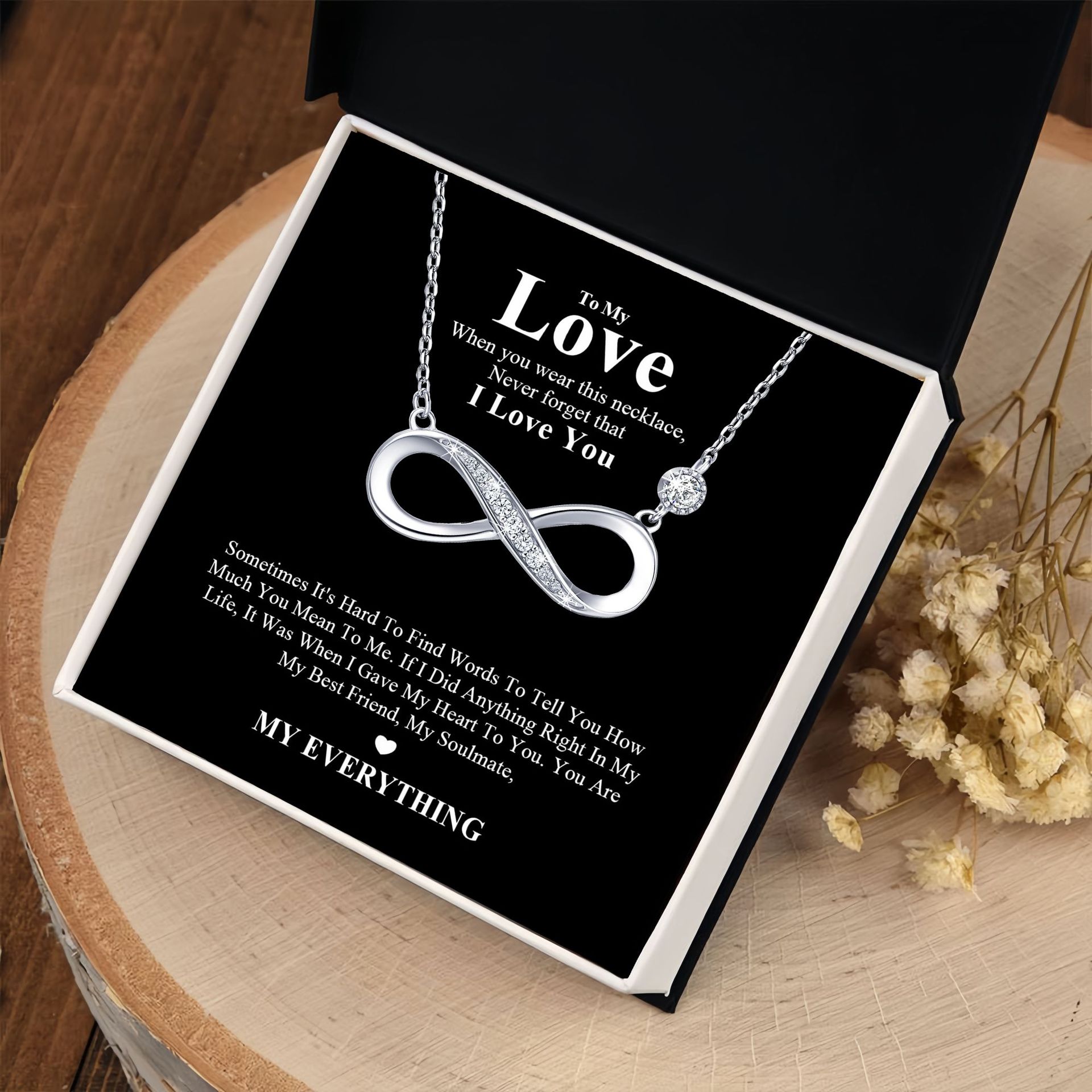 8-character necklace flip-black and white gift card