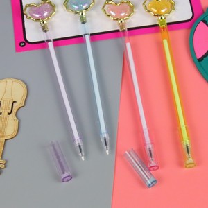 Stylo gel créatif en forme de cœur avec pointe fine pour une écriture fluide, idéal pour les étudiants et les professionnels. - Product Image 2