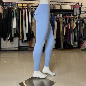 Pantalon de yoga d'entraînement de fitness à haute élasticité avec logo personnalisé leggings taille haute à poche cargo pour femmes - Product Image 2