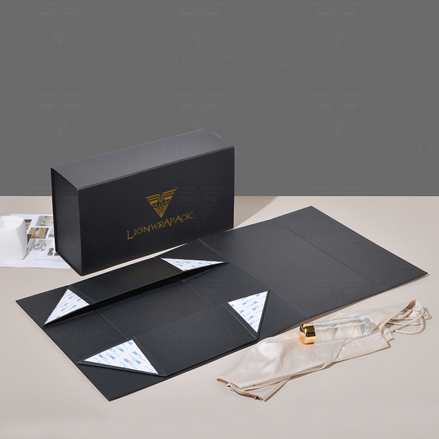 Lionwrapack Custom Matte Black Box Packaging Luxury Foldable Hard Paper Magnetic Closure Gift Box