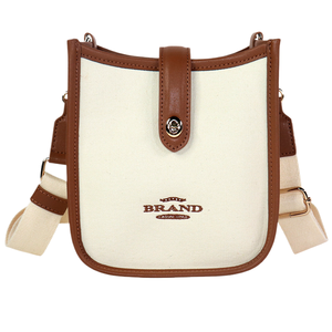 Sac à bandoulière pour femme, petit format, élégant, de luxe et de niche, avec design unique. - Product Image 1