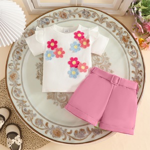 Ensemble trois pièces pour bébé <span class=keywords><strong>fille</strong></span> de 0 à 3 <span class=keywords><strong>ans</strong></span>, style estival décontracté et tendance, motif floral, écologique, haut à manches courtes, <span class=keywords><strong>ceinture</strong></span> en tissu, short - Product Image 3