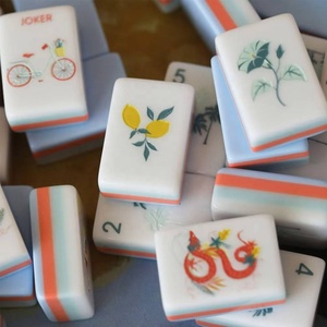 Nuovo Set di Lusso da 160 Pezzi per Mahjong in Acrilico Multistrato Blu Ardesia, Stile Americano, Pieghevole ed Ecologico per Giochi da Casinò Familiari - Product Image 2