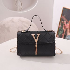 <span class=keywords><strong>Sac</strong></span> à <span class=keywords><strong>main</strong></span> carré gaufré pour femme avec chaîne à pompon, <span class=keywords><strong>sac</strong></span> à bandoulière <span class=keywords><strong>rond</strong></span>, <span class=keywords><strong>sac</strong></span> de plage et de voyage pas cher, <span class=keywords><strong>sac</strong></span> bandoulière - Product Image 6