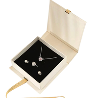 Boîte à bijoux personnalisée de haute qualité de style livre pour mariage Saint-Valentin-Emballage en ruban de qualité pour gaufrage étanche