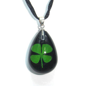 2020 <span class=keywords><strong>Ebay</strong></span> Hot Souvenir Cadeau St. Patrick Collier Naturel Réel Séché <span class=keywords><strong>Presse</strong></span> Fleur Trèfle Résine Pendentif Lumineux Long Collier - Product Image 2