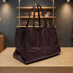 Women's Heavy Duty Genuine Leather Clutch European Traditional Style Handmade Lightweight Zipper Waterproof 3L+ Casual Handbags - Product Image 1