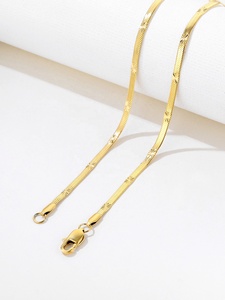 Collar de cadena de espiga chapado en oro PVD de 18k, cadena de acero inoxidable en capas con diseño de hueso de serpiente, cadena con diseño de hoja en relieve, collar impermeable - Product Image 1
