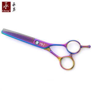 Ciseaux de coiffure <span class=keywords><strong>CF</strong></span>-630BK, ciseaux de coiffure professionnels, ciseaux de barbier pour salon, couleur noire, CNC CHENG OEM YONGHE - Product Image 2