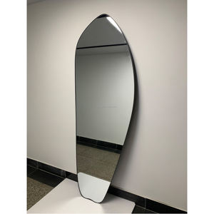 กระจกตั้งพื้นทรงโค้งแบบเต็มตัวขนาดใหญ่ กรอบเหล็กเงินสไตล์ร่วมสมัย ผลิตตามสั่งขายส่ง - Product Image 5