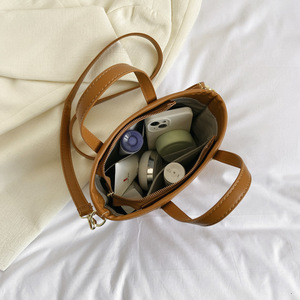 Sac seau de luxe LY pour femme, en PU, avec fermeture éclair et motif ours, sac à main haut de gamme pour le quotidien, style occidental, sac bandoulière - Product Image 6